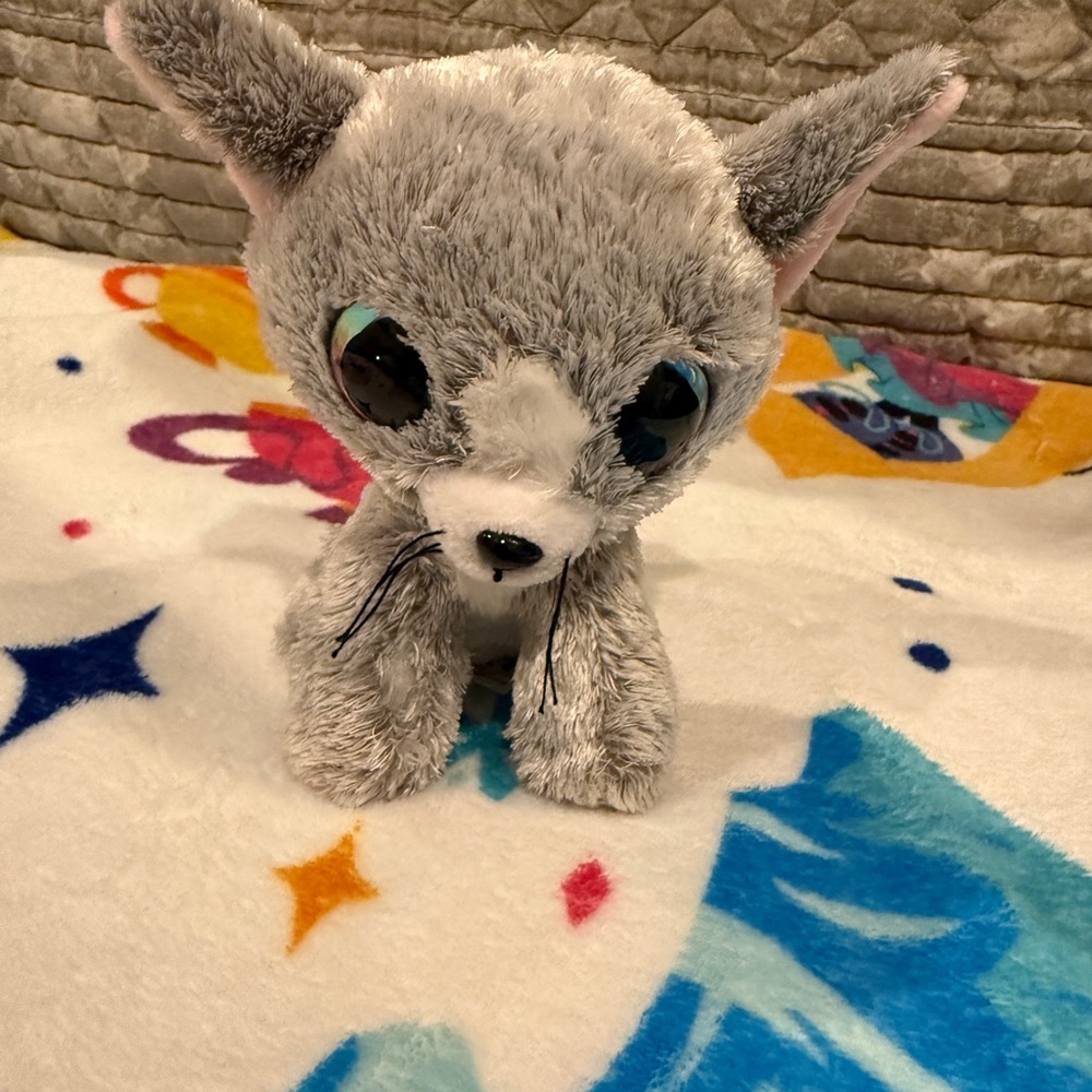 Gray and White Plush Toy Lumo Star